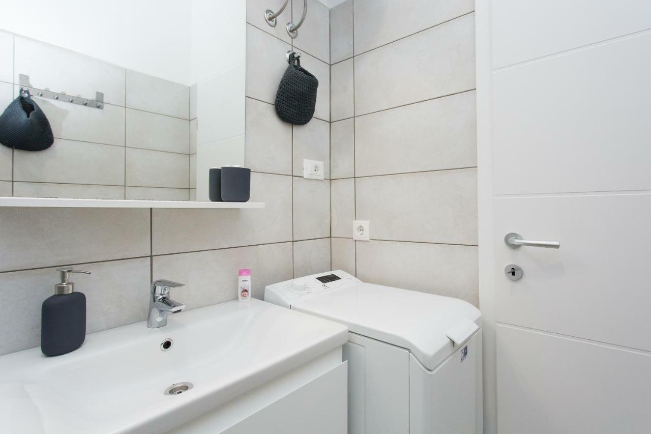 Apartments Pinery Makarska Exterior foto