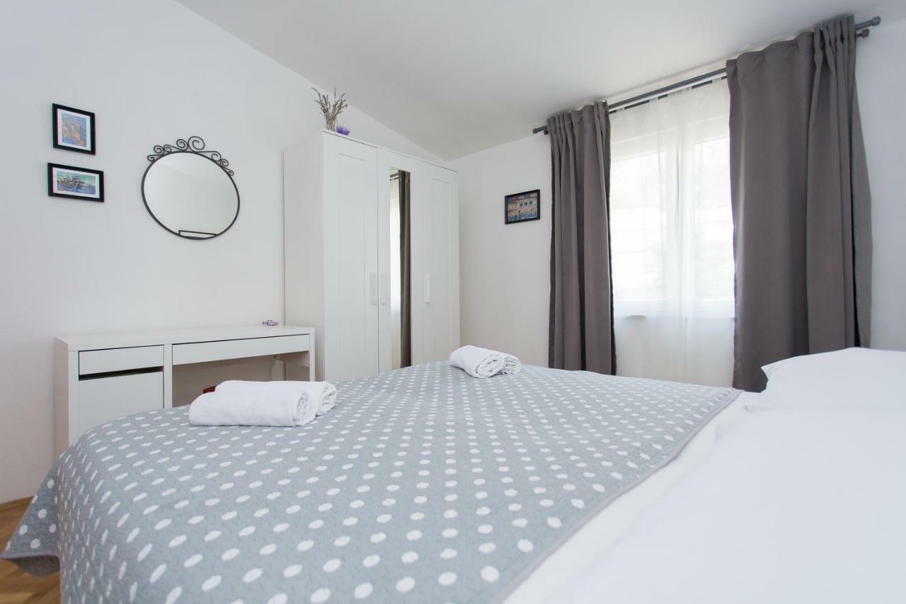 Apartments Pinery Makarska Exterior foto