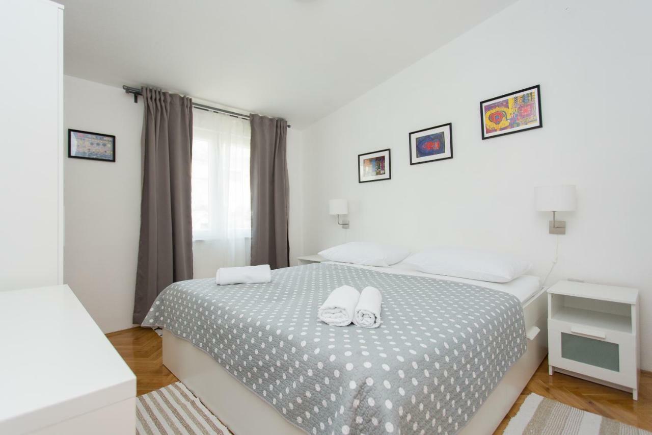 Apartments Pinery Makarska Exterior foto